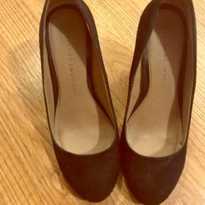 Chinese Laundry Faux suede platform pumps